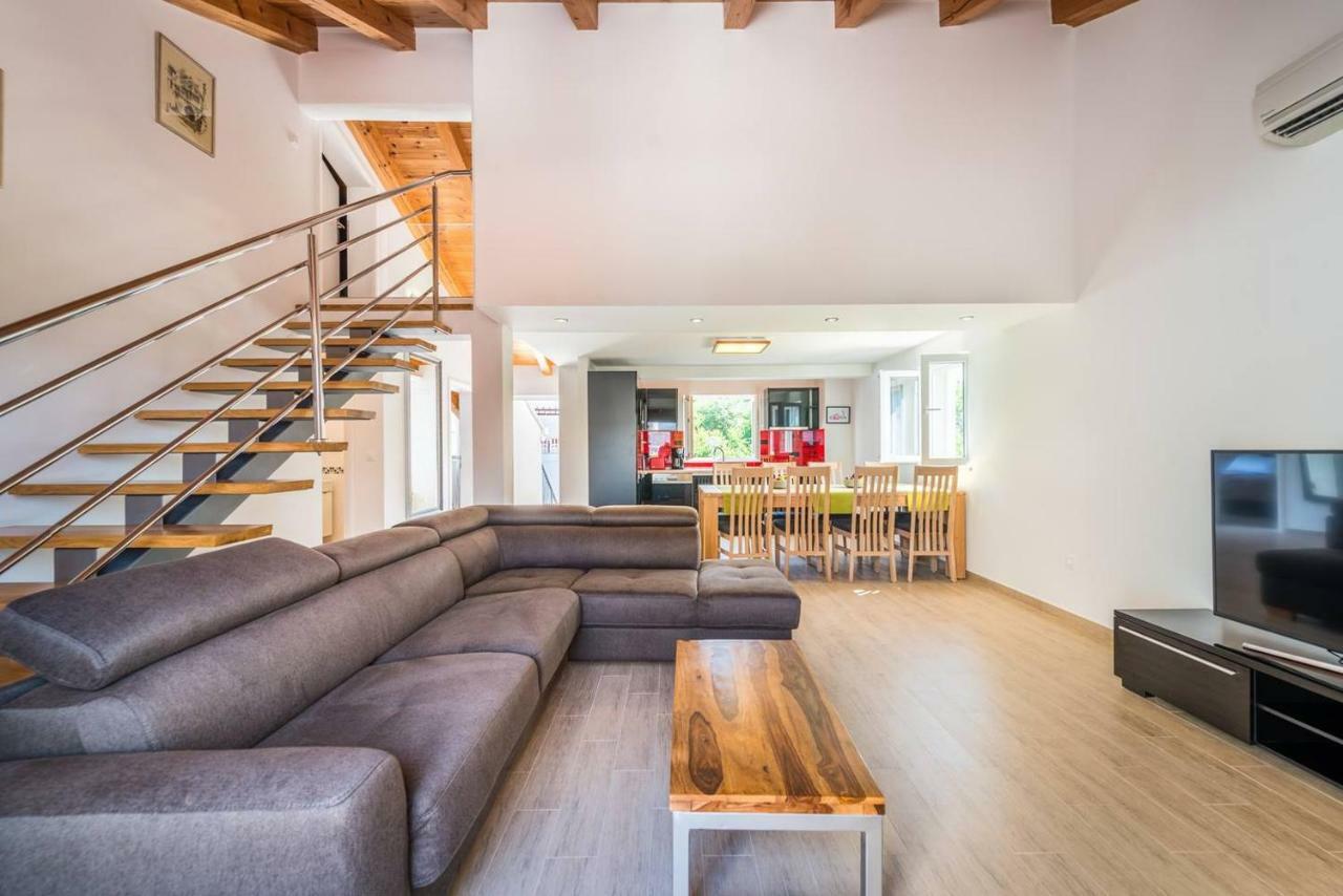 Karlo's Modern Penthouse Loft Apartamento *